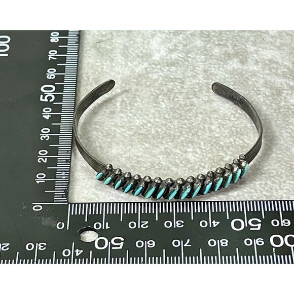Handcrafted Vintage Zuni Sterling Silver PETIT POINT TURQUOISE Row Bracelet